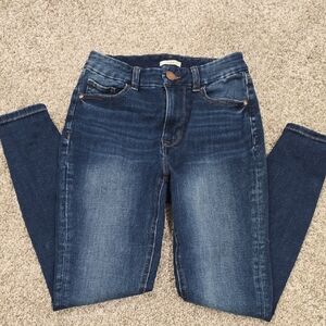 Maurices Women's Dark Wash Super Stretchy Skinny Jean Size S short